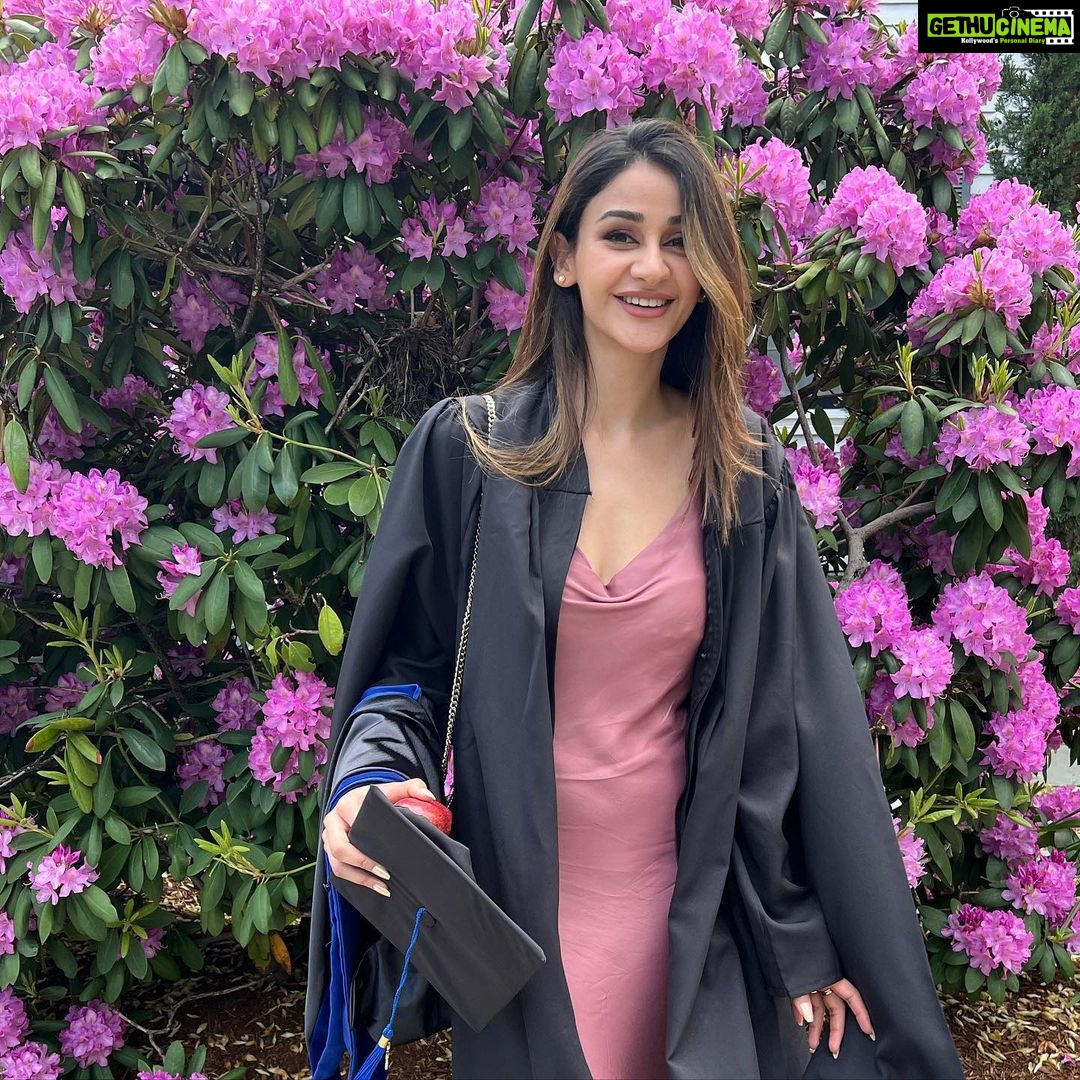 Aditi Arya - 27K Likes - Had put a decade on hold for this.
There’s no denying the gift of education and the pleasure of learning from the best professors in the world.
No denying the role of luck for you to be born into a family that nourishes your mind and sharpens it.
The privilege of finding a family that values and appreciates it.
The rare but true blessing of friends and mentors who wish you well and inspire you to be the best version of yourself.
I pray for such blessings for you too.
Congratulations to my Yale SOM MBA Class of 2023. I continue to learn from you every day.
