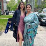 Aditi Arya Instagram - Had put a decade on hold for this. There’s no denying the gift of education and the pleasure of learning from the best professors in the world. No denying the role of luck for you to be born into a family that nourishes your mind and sharpens it. The privilege of finding a family that values and appreciates it. The rare but true blessing of friends and mentors who wish you well and inspire you to be the best version of yourself. I pray for such blessings for you too. Congratulations to my Yale SOM MBA Class of 2023. I continue to learn from you every day. Yale University