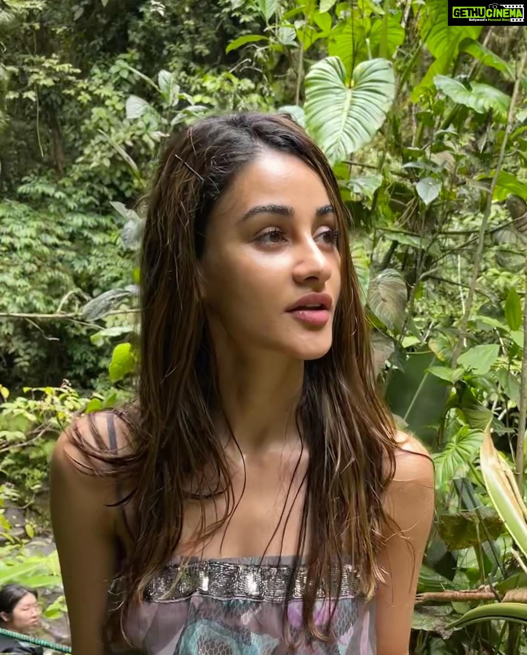 Aditi Arya Instagram - That time I accidentally found myself hiking in chappals 🩴🩴🐧