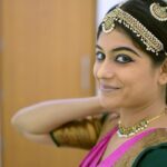 Aditi Balan Instagram – Makeup by Suvasini 
Oddiyanam and bangles from @theamethyststore 
Photographer/videographer @manish_ravie