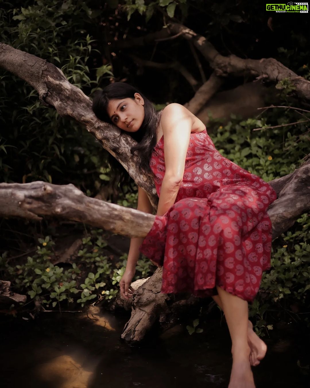 Aditi Balan Instagram - When u find your phase space. The possibilities unfold. With @officialaditibalan #photostory #photography #storytelling #lifeconnection #healing