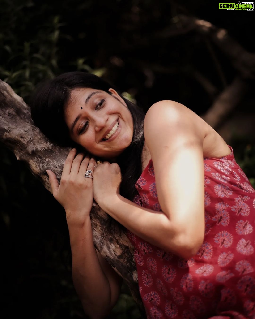 Aditi Balan Instagram - When u find your phase space. The possibilities unfold. With @officialaditibalan #photostory #photography #storytelling #lifeconnection #healing