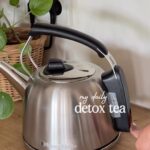 Aditi Chengappa Instagram - SAVE this! (Auf Deutsch unten) I’ve made this my daily morning ritual for a while now and can see the difference in my skin and digestion🌿 It is especially good for those who have issues with too much heat in the body. (excess Pitta) Benefits of coriander seed tea: detoxifying relieves pain and bloating reduces inflammation in the body Ich habe dies seit einiger Zeit zu meinem täglichen Morgenritual gemacht und kann den Unterschied in meiner Haut und Verdauung sehen🌿 Es ist besonders gut für diejenigen, die Probleme mit zu viel Hitze im Körper haben. (Überschuss Pitta) Vorteile von Koriandersamen-Tee: Entgiftend Lindert Schmerzen und Blähungen Reduziert Entzündungen im Körper . . . . #selflove #healthyhabits #healthylifestyle #morningroutine #wellnessaesthetic #motivationalreels #thatgirl #healthyeating #postivemindset #selfcare  #productiveday #routine #aestheticvideos #lifestyleinspo #wellness #selfgrowth #ayurveda #2023glowup #veganrecipes #healthyrecipe #recipe #detox #indiansingermany #indiansinberlin #veganrezepte #tee Berlin, Germany