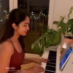 Aditi Chengappa Instagram - that’s what we are made of… . . . #reload #sebastianingrosso #ingrosso #edm #pianocover #indiansingermany #expatsingermany #singers #indiansingers #onlylove #meditation #musik #sängerin Mitte