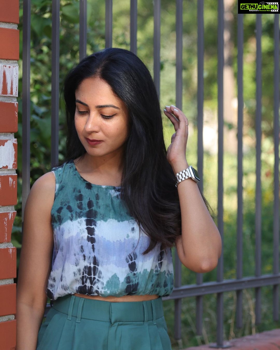 Aditi Chengappa Instagram - “It’s not you, it’s me,” the line no one wants to hear, but it actually does make sense, and this is why: Remember this the next time you feel hurt: people can only trust you, value you, respect you, or love you as much as they do themselves 🤷🏻♀️ Leave a 🙌 if you understand and accept this 🤍 . . . #selfcare #selfcarethreads #selfcaresaturday #pinterestaesthetic #thatgirl #thatgirlaesthetic #wellness #wellnesscoach #wellnessjourney #wellbeing #loveyourself #portaits #indiansingermany #indiangirl #berlingirl #berlincity #sommer #canonphotography Berlin, Germany