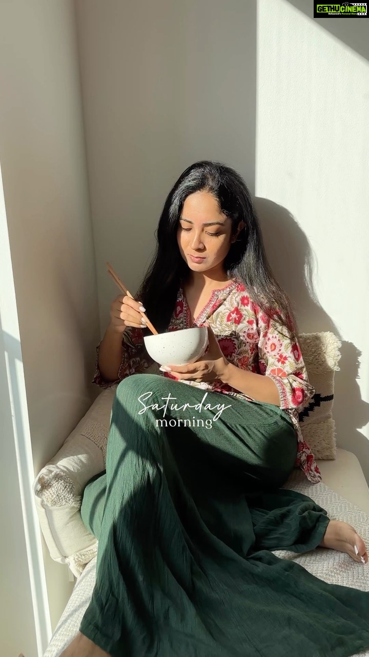 Aditi Chengappa Instagram - I understand it is a privilege to have a relaxed morning and i am grateful every single time ππ what does a relaxed morning look like for you? . . . #Wellnessreise #Motivationsvideos #Selbstpflegetipps #wellnesstips #wellnessreels #fitnessinspo #thatgirl #healthyeating #postivemindset selfcare #pinterestaesthetic #productiveday #routine #aestheticvideos #lifestyleinspo #wellness #morningroutine #manifest #manifestation #goalsetting #2023glowup #2023goals Berlin, Germany