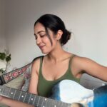 Aditi Chengappa Instagram - Just some casual singing last weekend right before i fell sick 😋P.S don’t judge my guitar skills 🤓🙏 . . . #singer #bellyache #billieelish #coversong #instasinger #musicians #berlin #musiciansinberlin Berlin, Germany