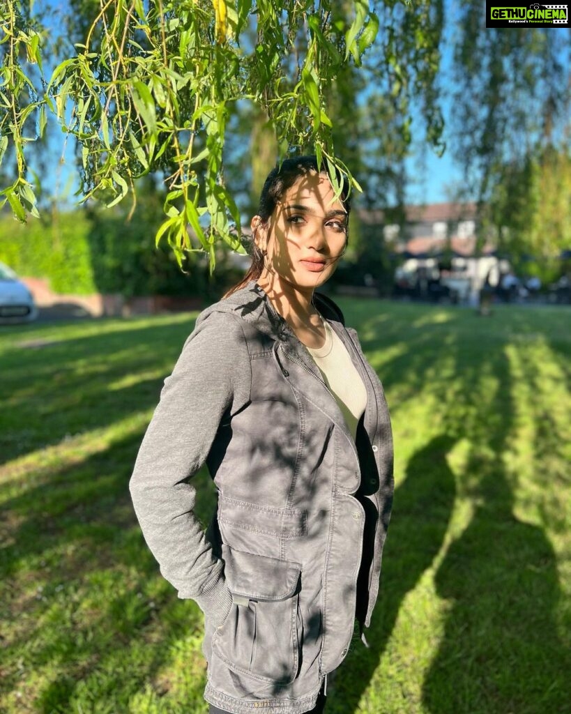 Aditi Ravi Instagram - The best thinking has been done in solitude!! 🧥 @western_lady_ #instagood #uk #nature