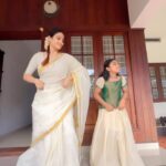 Aditi Ravi Instagram – weird but i had to 🤪 with ponnu🔥 happy onam 🙏🏻

#actually #practicing 😀#with #onamcostume #afterpayasameffect #variety #reels 

#reelitfeelit #anirudh #sharukhkhan #dance #bollywood #mallu