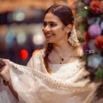 Aditi Ravi Instagram – you’ll find that life is still worthwhile if you just smile :) 

📸 @rahulphotoshoot 🤗
#onamvibes #trytosmile #bewithfamily #havesadhya !!