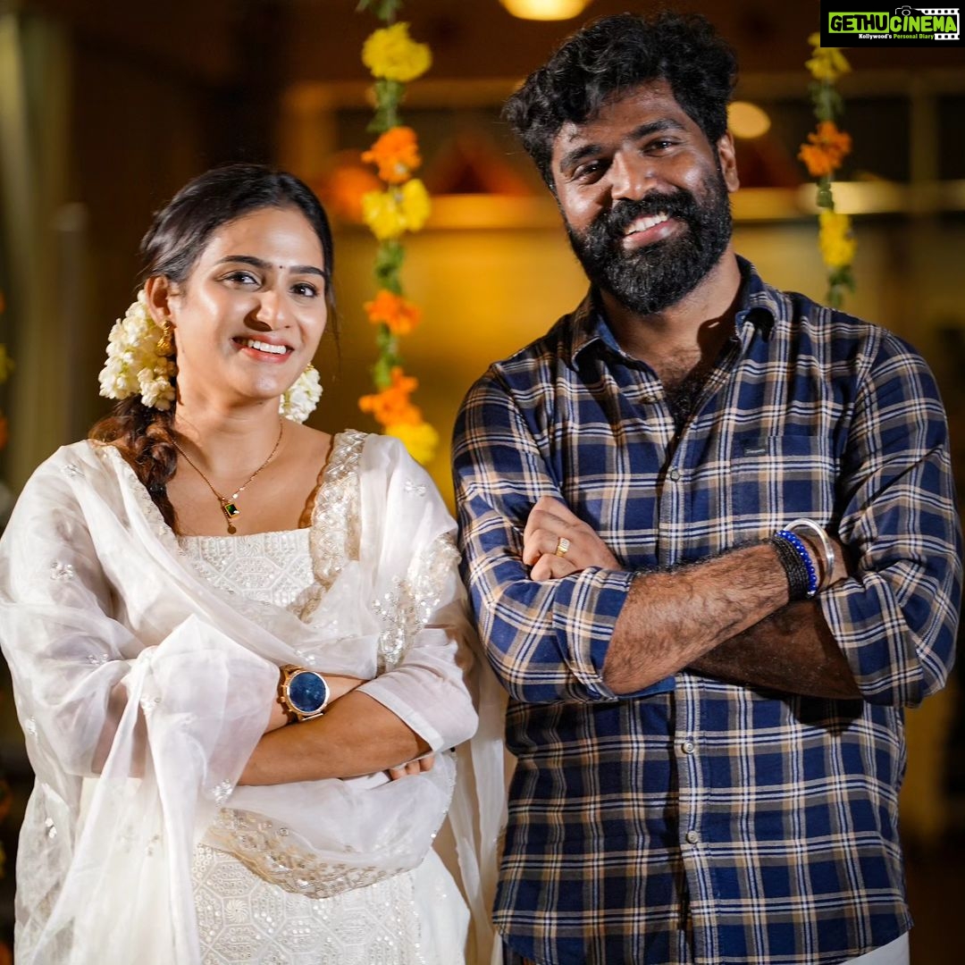 Aditi Ravi Instagram - Met seetha again .. .. .. .. .. Pc: @rahulphotoshoot #asianet #acv #interview #mode #pathaamvalavu @sreekumarkonny Kochi, India