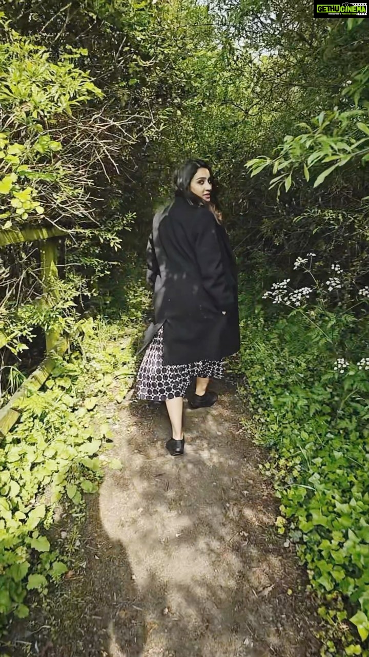 Aditi Ravi Instagram - …the beginning and the end of time.These are the same thing, as everybody knows who came into this universe via a wormhole… 🎥 @anu.mohan.k ✂️🎞️ @raakz.ashraa #reels #reelitfeelit #instagram #music #universe #miniature #everything #london #uk