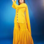 Aditi Ravi Instagram - yeh ladka hai allahh 🎶🥁 make up @jo_makeup_artist 😘 Costume @gospelofdesign Earrings @alameen_fashion_jewels Studio @maxxocreative #yellow #smile #iknowme #instagram