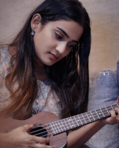 Aditi Ravi Instagram - 🎸
at
@ranjinrajrecords 

📸 @rahulphotoshoot 

#instagram #music #world #😊