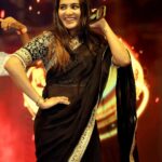 Aditi Ravi Instagram - Black is not sad .. 💁🏻‍♀️ @vrinda_sk_ 🥻 @thantrek.design.couture #black #vibe #saree #smile #instagram