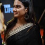 Aditi Ravi Instagram - Black is not sad .. 💁🏻‍♀️ @vrinda_sk_ 🥻 @thantrek.design.couture #black #vibe #saree #smile #instagram