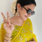 Aditi Ravi Instagram - 🦜🦜🦜🦜🦜 happiness lives inside of the smallest moments.. 📸 @rahulphotoshoot 🫶🏻 💁🏻‍♀️ @vrinda_sk_ 🫶🏻 🥻 @thantrek.design.couture #courtesy #yelove #smile #alwaysandforever #instagram #peace ✌️