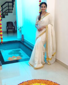 Aditi Ravi Instagram - എല്ലാവർക്കും തിരുവോണാശംസകൾ🌼

#onam #goodluck #peace #smile