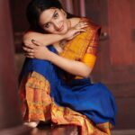 Aditi Ravi Instagram – ഉത്രാടദിനാശംസകൾ 🌼

#onam #new #myself #only #oldsoul 

📸 @shafishakkeer 🫂
💁🏻‍♀️ @shantikrishna 🫂
💄 @neethu_makeupartist 🫂
🥻 @byhand.in 
🫶🏻 @pradeepnairs 🫂