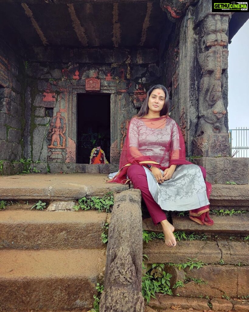 Aditi Ravi Instagram - ✨ 📸 @raakz.ashraa #saravanjapeedam #🙏 Kodachadri