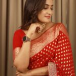 Aditi Ravi Instagram - ❤️❤️❤️ MUA @vijilsmakeover Styling @shantikrishna Saree @swayamvarasilksindia Jewellry @adorebypriyanka Photography @sajeesh_blackstone Thanks to @pradeepnairs #red #sareelover #instagram