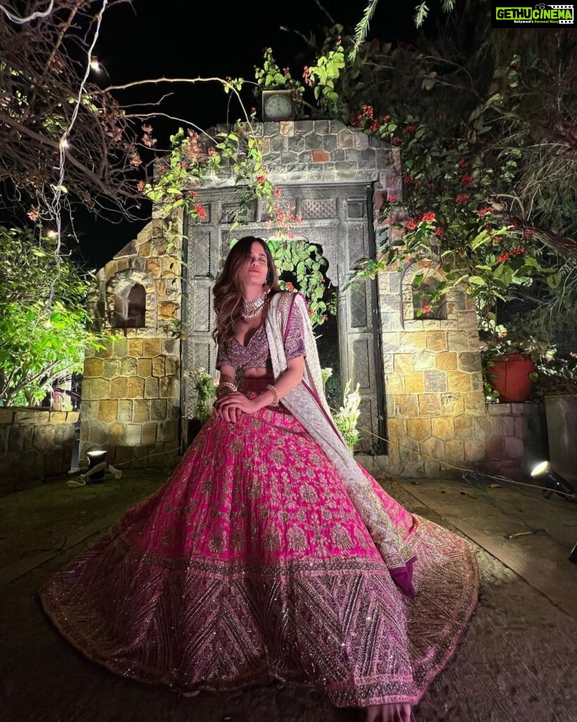Aditi Sudhir Pohankar Instagram - It’s the season of love and weddings!!! In love with this amazing Lehenga made with such articulate design, it’s my latest favourite ❤️ Thank you @jigarmaliofficial for the beautiful outfit ! And @vbhushan.adornments for the amazing piece of jewellery. . . . Outfit @jigarmaliofficial Jewellery @vbhushan.adornments Styled by @ridhimapandeynaik Assisted by @stylebyrashmeet . . . , #indian #wedding #lehenga #pink #beauty #beautiful #happy #photography #ootd #picoftheday #picture #photo #photooftheday