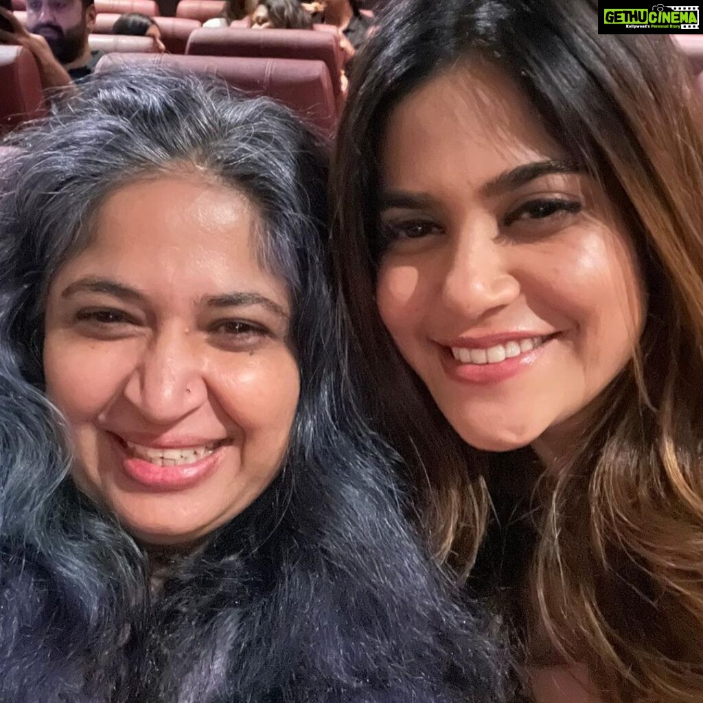 Aditi Sudhir Pohankar Instagram - Thank you @reliance.entertainment @pvrcinemas_official for this amazing amazing film #thefablemans It took me back to so many memories that one goes through in this process of becoming an artist, a creator and an audience. Thank you @chhitra_subramaniam for this 🤗♥ @anjalibhushan @tiwarianuradha @niveditapohankar