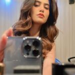 Aditi Sudhir Pohankar Instagram - Getting back to the gram ! What’s happening peeps ! What did I miss ! . . . . #aaditipohankar #happy #shooting #love