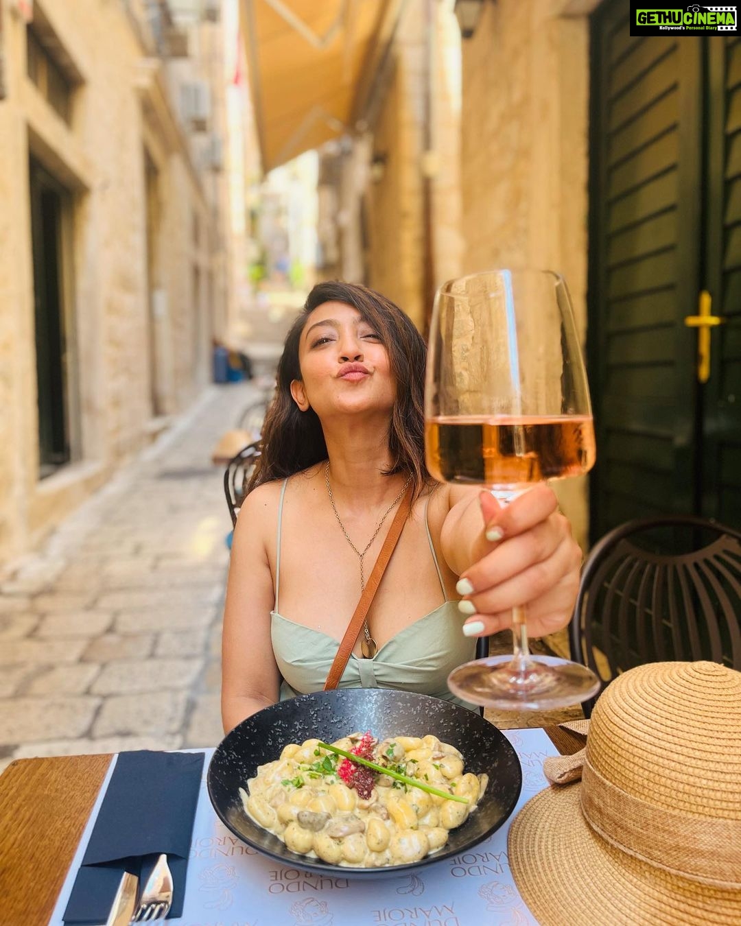 Aindrita Ray - 104.2K Likes - Happy New Year to all my insta buddies!!!🥂 #loveandlight #2023 #allheart