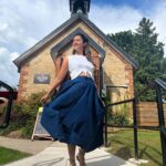 Aindrita Ray Instagram – A Sunday!
Ootd @mera.tierra 
 #caledonehills #brewingcompany #ontario

Do visit their website for their latest collection 

www.meratierra.com Caledon Hills