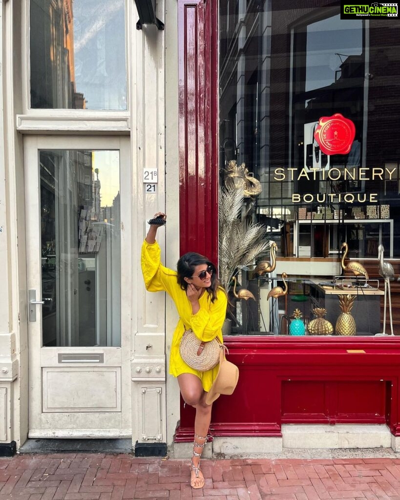 Aindrita Ray Instagram - Let’s lift the mood up!! #mondayblues #liftitup #motivation #lookinspiração #brighterdays #ahead #ihaveme #amsterdam #travel #post #keepgoing #streetsofamsterdam #travelphotography