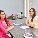 Aishwarya Dutta Instagram - Clearing the myth and the most common question about a particular hair care routine 🤩 In conversation with @aishwarya4547 at @armoraa_skinsolutions Watch the full video to get benefitted. . Follow @armoraa_skinsolutions . #armoraa #armoraaskinsolution #armoraaskinclinic #collaboration #hair #haircare #oiling