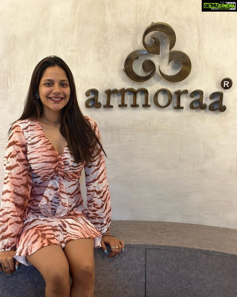 Aishwarya Dutta Instagram - One stop solutions for hair and skin I always prefer @armoraa_skinsolutions . They have the best of everything for hair and skin … Thank you @drmonishaaravind @armoraa_skinsolutions for all the cute and lovely treatments … @charumaya u r a sweetheart ❤️❤️❤️