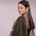 Aishwarya Dutta Instagram - 🦋🦋🦋🦋🦋🦋🦋 I fly high 🦋 Outfit @Thorkal_couture_official Makeup @artistrybyfathi Hair @deerkaspalette Photography @crackjackphotography Jewellery @mspinkpantherjewel Studio @istills_studio