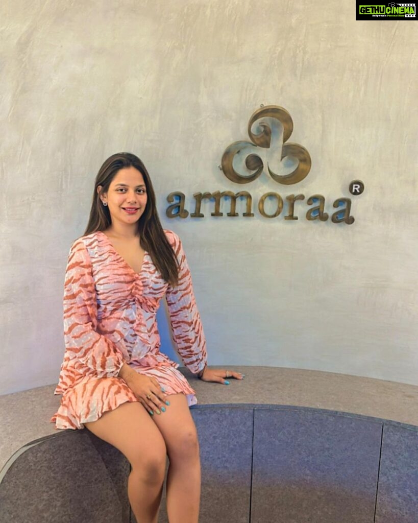 Aishwarya Dutta Instagram - One stop solutions for hair and skin I always prefer @armoraa_skinsolutions . They have the best of everything for hair and skin … Thank you @drmonishaaravind @armoraa_skinsolutions for all the cute and lovely treatments … @charumaya u r a sweetheart ❤️❤️❤️