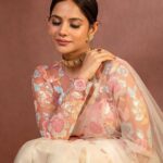 Aishwarya Dutta Instagram - 🦋🦋🦋🦋🦋 Outfit @Thorkal_couture_official Makeup @artistrybyfathi Hair @deerkaspalette Photography @crackjackphotography Jewellery @mspinkpantherjewel Studio @istills_studio