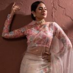 Aishwarya Dutta Instagram - 🦋🦋🦋🦋🦋 Outfit @Thorkal_couture_official Makeup @artistrybyfathi Hair @deerkaspalette Photography @crackjackphotography Jewellery @mspinkpantherjewel Studio @istills_studio #actorslife #aishwaryadutta #tamil
