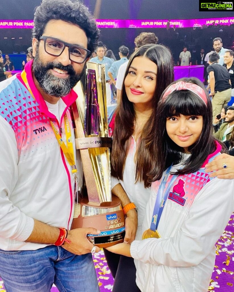Aishwarya Rai Instagram - ✨🧿💖Jaipur Pink Panthers are the Pro Kabaddi Season 9 CHAMPIONS❣👏🎊💖What a fabulous season! We are so proud of our team of incredibly talented, focused and hardworking kabaddi sportsmen… Kudos boys!!! God Bless always 🧿✨Love, Light, more power to you and Shine on!💝✨