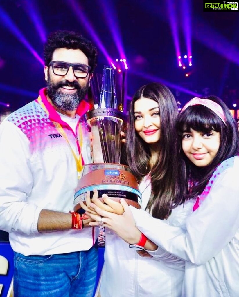 Aishwarya Rai Instagram - ✨🧿💖Jaipur Pink Panthers are the Champions❣️So very proud of this incredible team of super talented kabaddi players… God Bless you all and a huge, heartfelt, truly deserved CONGRATULATIONS to each and every one of you on this victory and achievement❣️👏🙌🎊💐💝🌈🧿✨