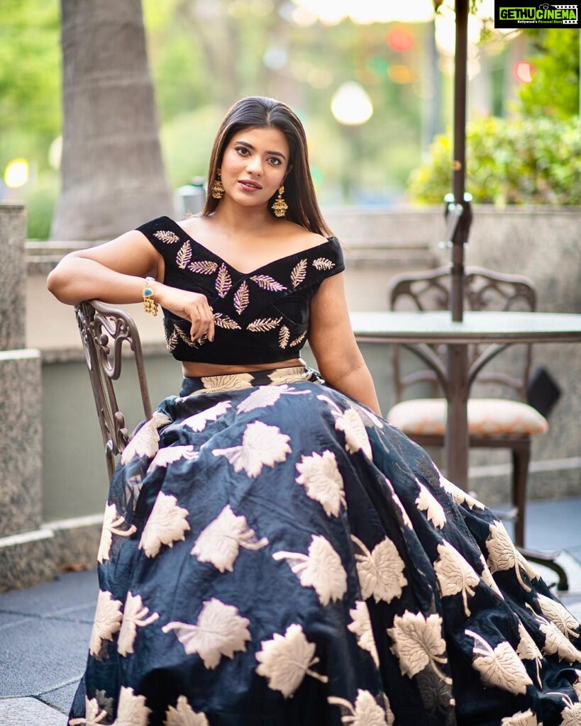 Aishwarya Rajesh Instagram - Wearing this beautiful outfit from @soohab.by.kaur Makeup @sugarglam_muah Photography @storiesbyrampalli