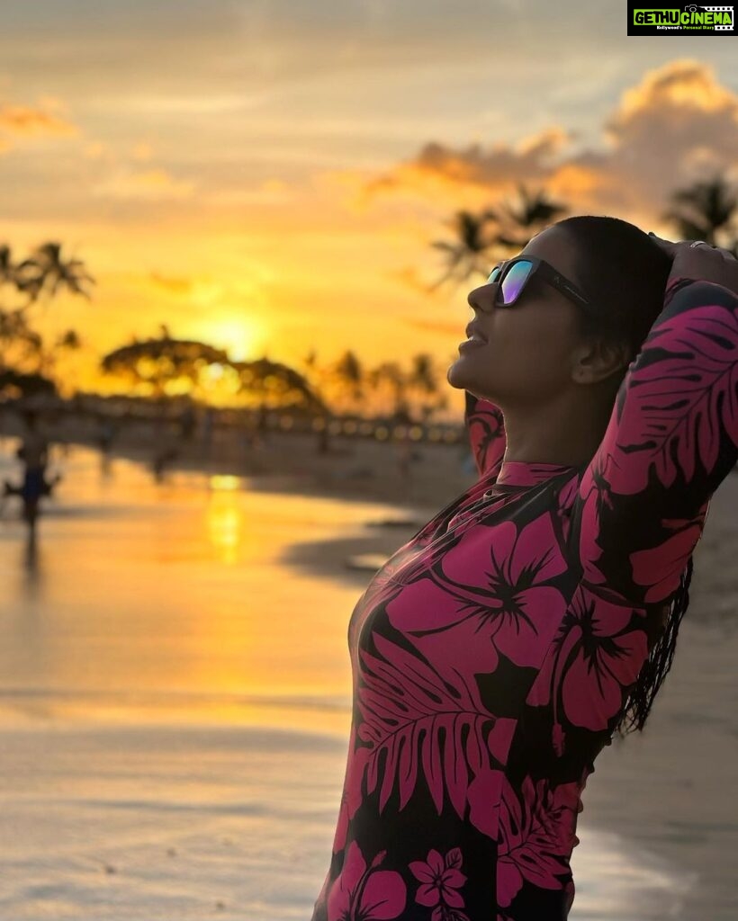 Aishwarya Rajesh Instagram - Vitamin Sea #hawaii ❤️