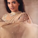 Aishwarya Rajesh Instagram - Smile , it’s free therapy ❤️ Shot @prachuprashanth Styling @soigne_official_ Makeup @charithramarlechaa Wearing @fatiz_official