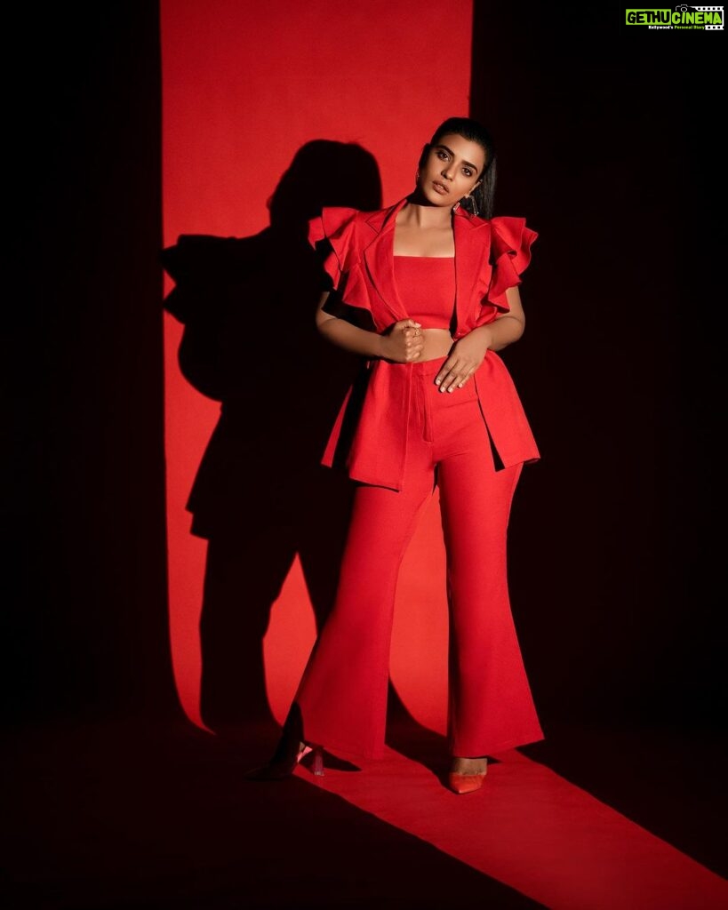 Aishwarya Rajesh Instagram - When in doubt , Wear Red ❤️ Photography @murlee_photography Styling @soigne_official_ Outfit @papzclothing Makeup @ananthmakeup Hairstyle @loki_makeupartist Studio @arangaa.space