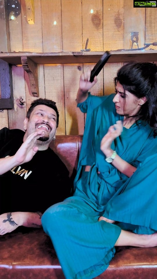 Aishwarya Sakhuja Instagram - Nag Nagin Ki Prem Kahani ππ«Άπ»π #iykyk . . #nag #nagin #couplegoals #comedyreels #rohitnag #aishwaryasakhuja #RoAsh