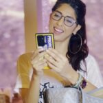 Aishwarya Sakhuja Instagram - I found my happiness in you Mr.📱 Let's grow old together ♥️ . . 📍: @purplepenguinmumbai . . #firstlove #phone #foreverlove #funnyreels #comedyreels #aishwaryasakhuja