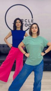 Aishwarya Sakhuja Instagram - How can I NOT make a reel with @ash4sak when I meet her! ✨✨ #trendalert #favegirl #girlsgirlsgirls #dancechallenge #friendsandtrends @circletattoodadar ✨