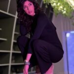 Aishwarya Sakhuja Instagram - Swipe till the last picture to see what all goes in for these lovely clicks! . . #struggleisreal #thursdayvibes #fashiongram #stylefile #aishwaryasakhuja