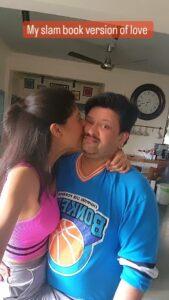 Aishwarya Sakhuja Instagram - @rohitnag9 are you listening? Now get me my coffee🤣❤️ #rohitaishwarya #aishwaryasakhuja #marriedcouple #comedyreels #love #expressyourself #marriage #instareels #instafam #instagood #reelkarofeelkaro #reelsviral #reelsinstagram