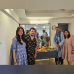 Aishwarya Sakhuja Instagram - With Vighnaharta's blessings, and lots of good food and good times spent with all my favourites, I surely had a Shubh, Sukhi and Khushi wala celebration 😍 . . #ganpatibappamorya #bappamorya #darshan #friends #family #festivevibes #aishwaryasakhuja Outfit by @tara_c_tara @lizaa_malik @gautidihatti @aashawarriar @geeta_nirupam
