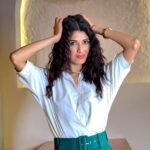 Aishwarya Sakhuja Instagram - Keeping others happy is easier, keeping yourself happy is the challenge! . . 📍: @shifuku.india . . #wednesdaywisdom #fashiongram #goodtimes #goodvibes #instafashion #aishwaryasakhuja
